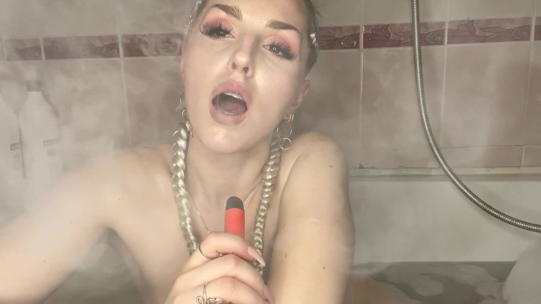 VAPING IN HOT BATH