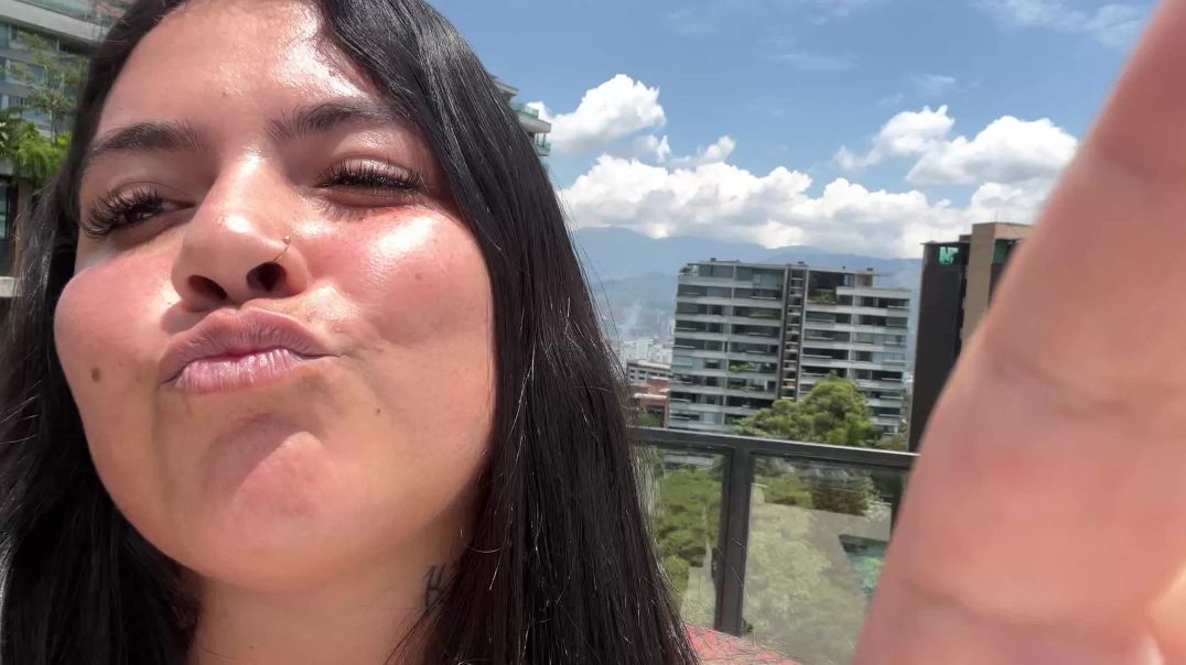 kisses from the pool